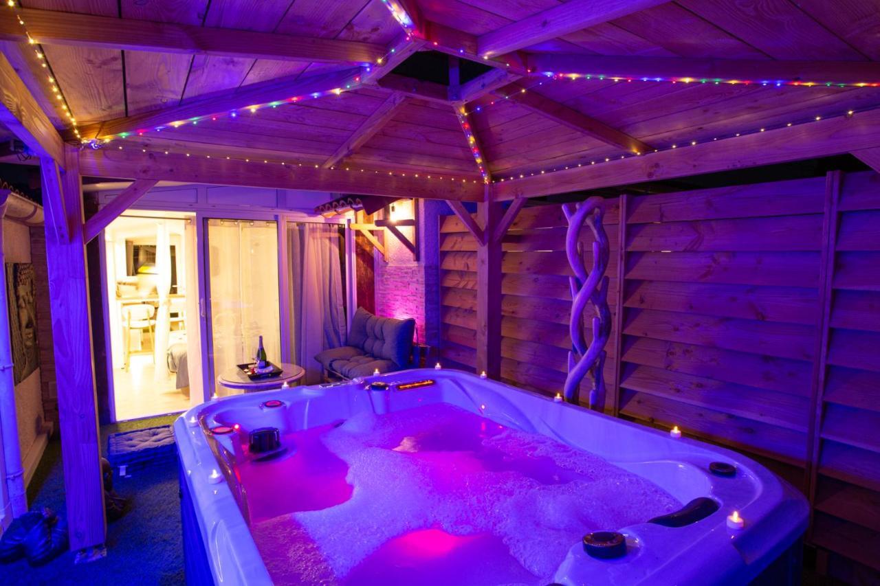 Lovina Chambre De Charme Avec Jaccuzi Velaux Buitenkant foto