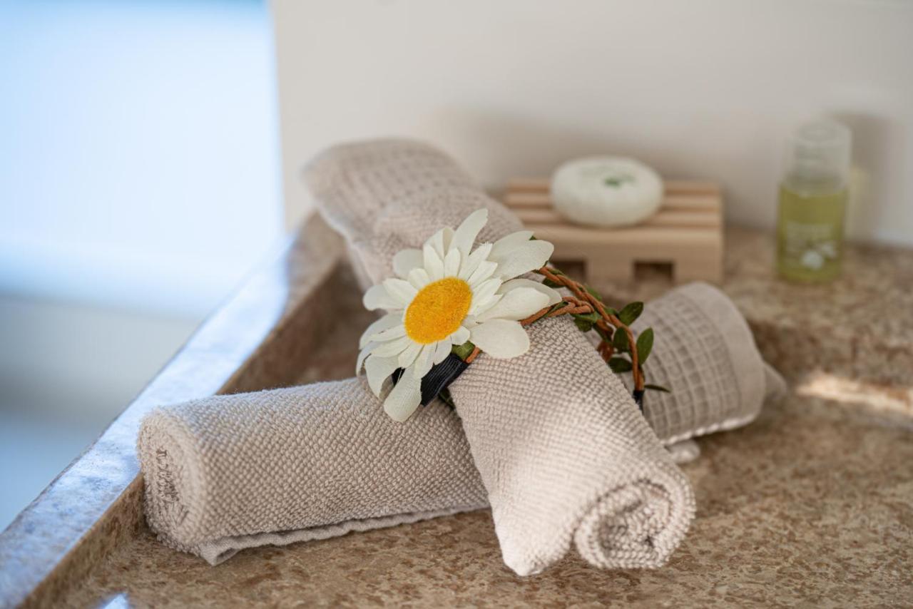 Lovina Chambre De Charme Avec Jaccuzi Velaux Buitenkant foto