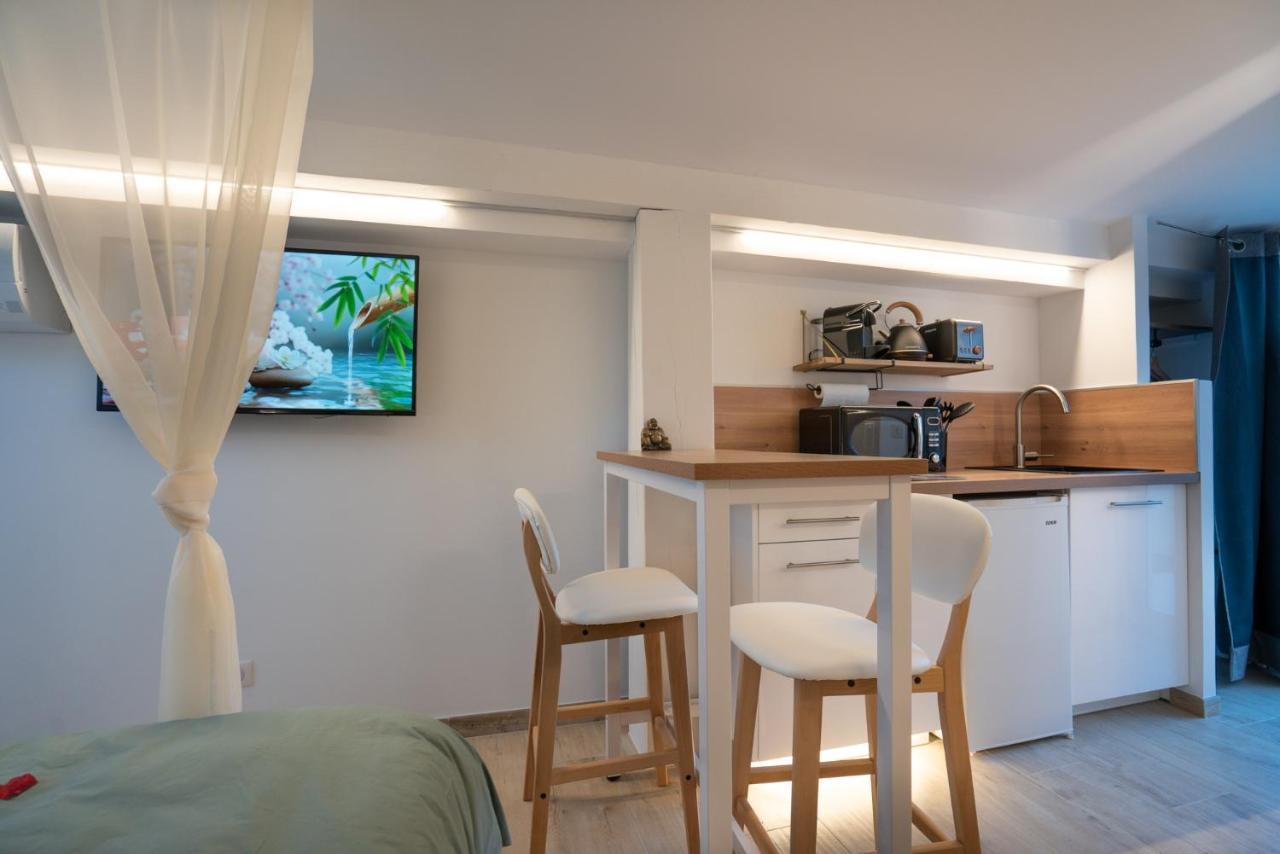 Lovina Chambre De Charme Avec Jaccuzi Velaux Buitenkant foto